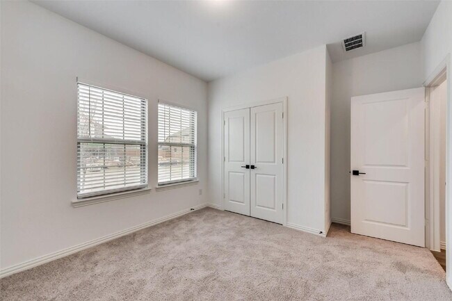 Building Photo - 2512 Lemon Mint Ln