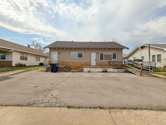 Building Photo - 3 Bed home in Shawnee!