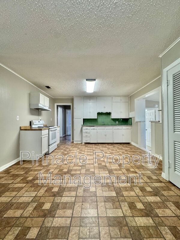 Building Photo - 2013 Koberlin St