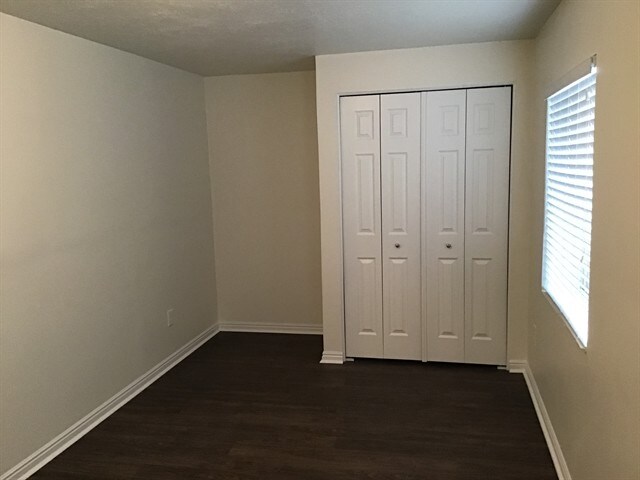 Building Photo - 903 1340 E