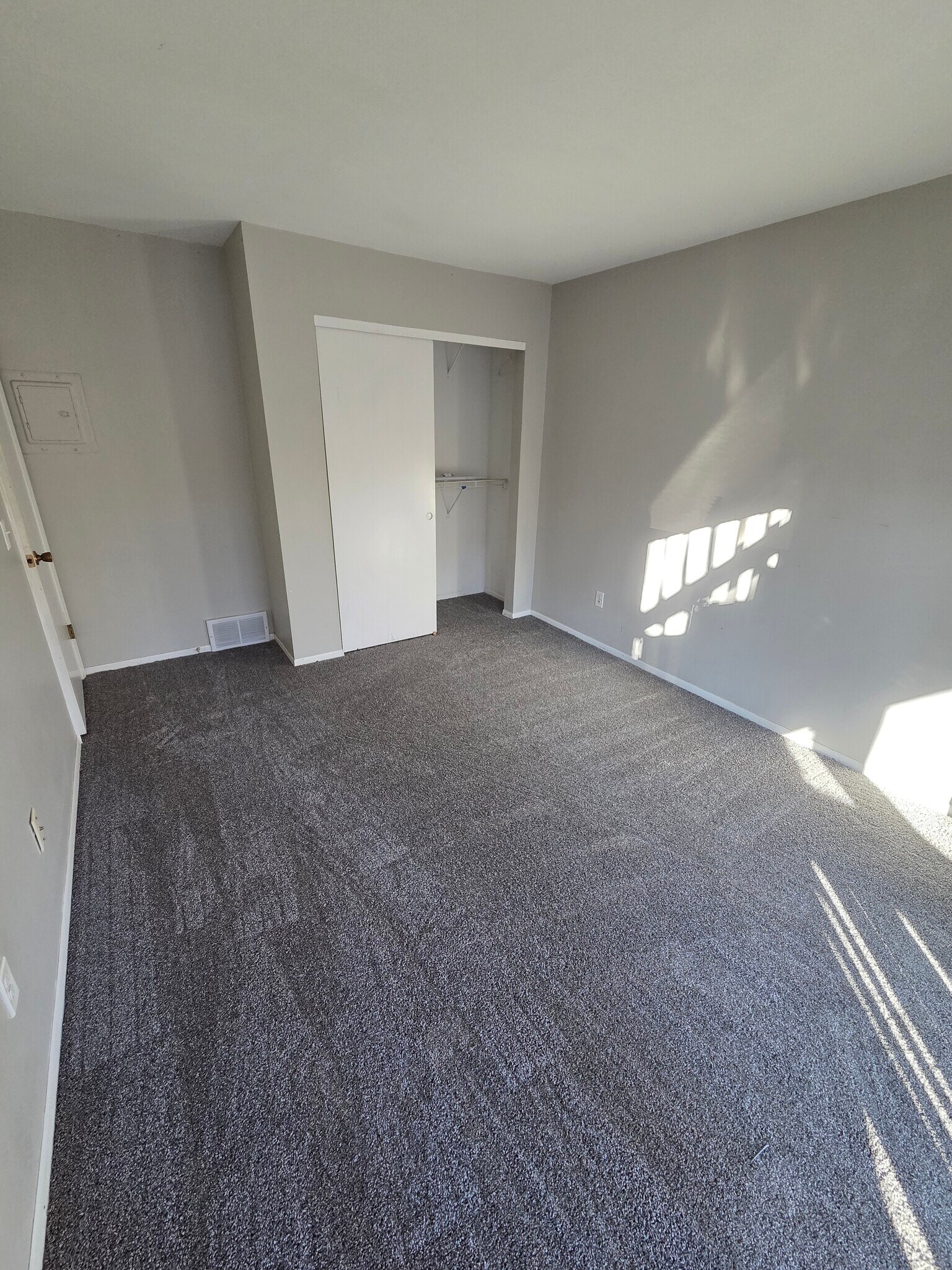 Building Photo - 3223 Schuetzen Ln