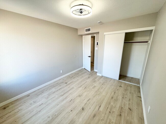 Building Photo - Newly Renovated 3 bedroom 2 bathroom House In Tempe. Private Pool With Pool Service Included