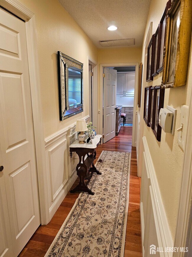 Building Photo - 663 Yorktown Ln