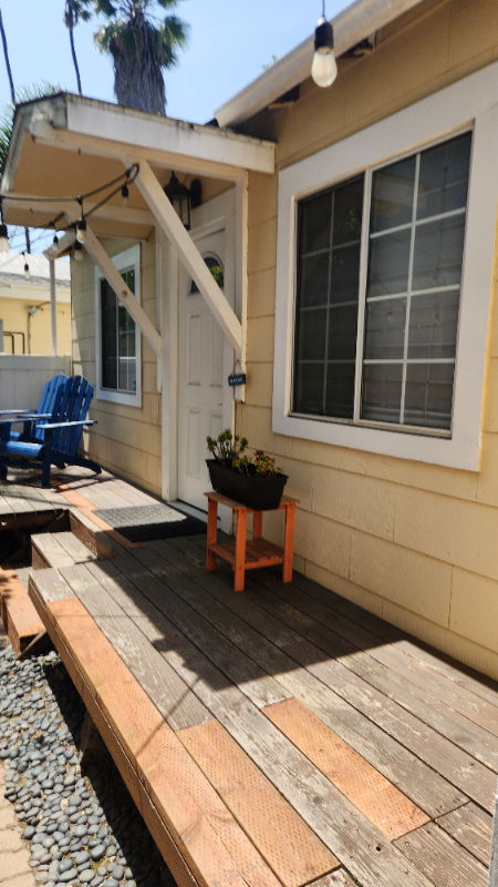 Primary Photo - 2324 1/2 Ocean Ave