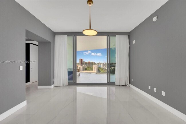 Building Photo - 16901 Collins Ave