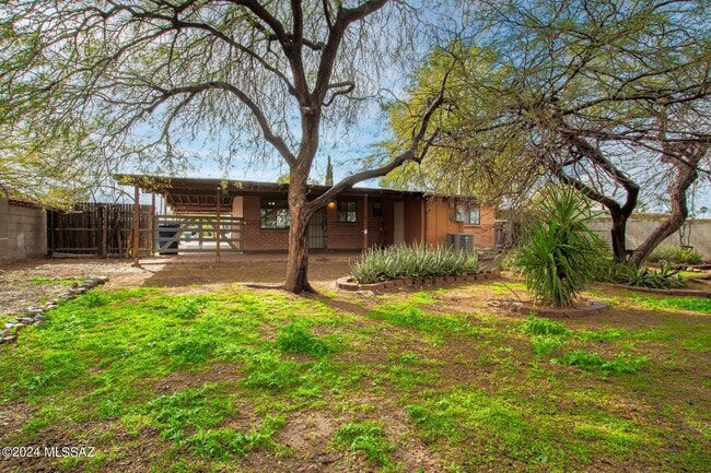 Building Photo - Charming Remodeled 3 Bedroom Brick Home