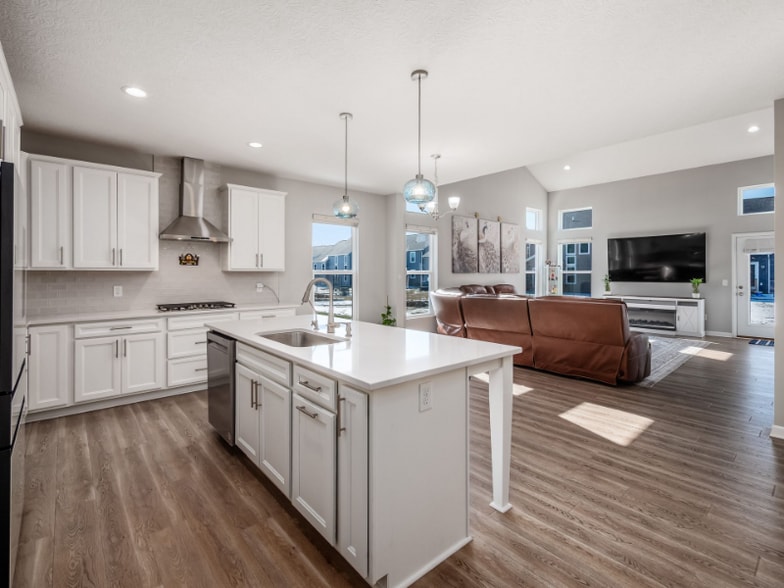 Building Photo - 127 Silver Pne Ln