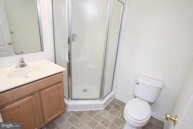 Building Photo - 219 E Sheldrake Cir