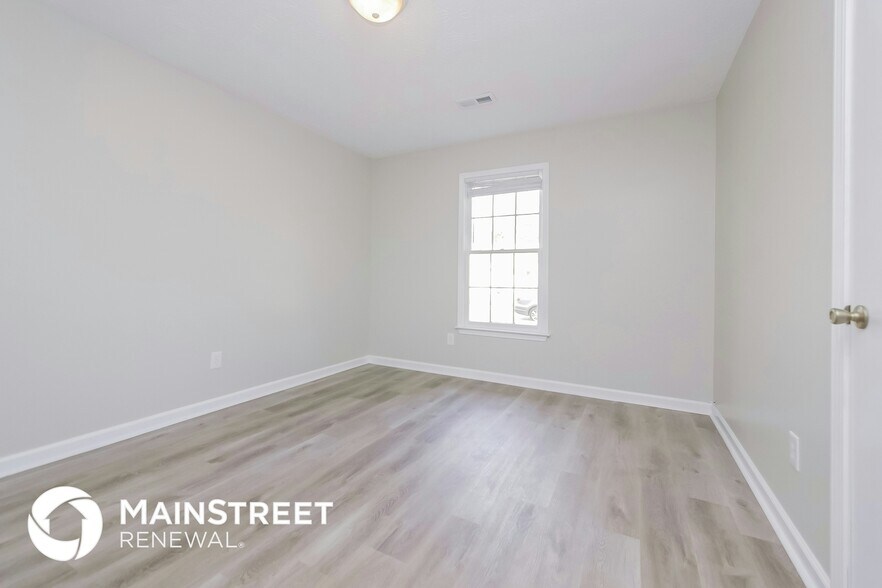 Building Photo - 315 Cornwallis Way