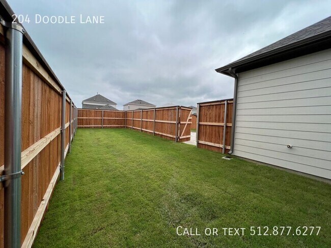 Building Photo - 204 Doodle Ln