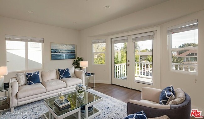 Building Photo - 727 N La Fayette Park Pl