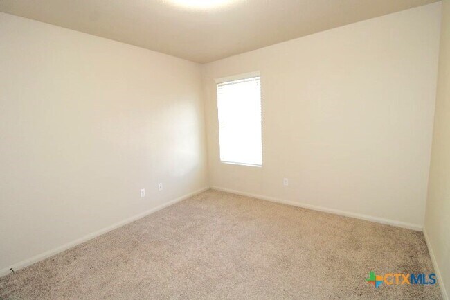 Building Photo - 2301 Eppinette Dr