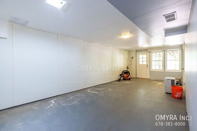 Building Photo - Beautiful 4 Bedroom House in Doraville!