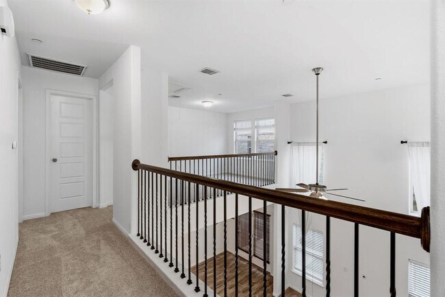 Building Photo - 11807 Frenchie Ln