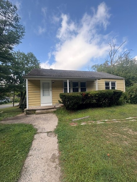 Primary Photo - 236 Fairfax St