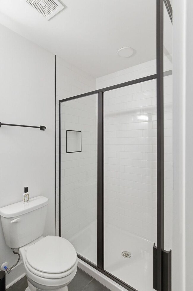 Building Photo - Modern Townhome in Madison