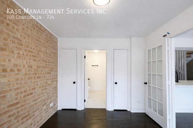 Building Photo - 700 Concord Ln