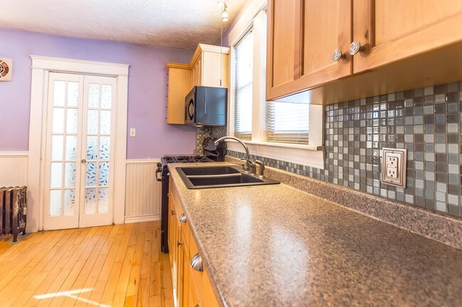 Building Photo - 204 Alsace St