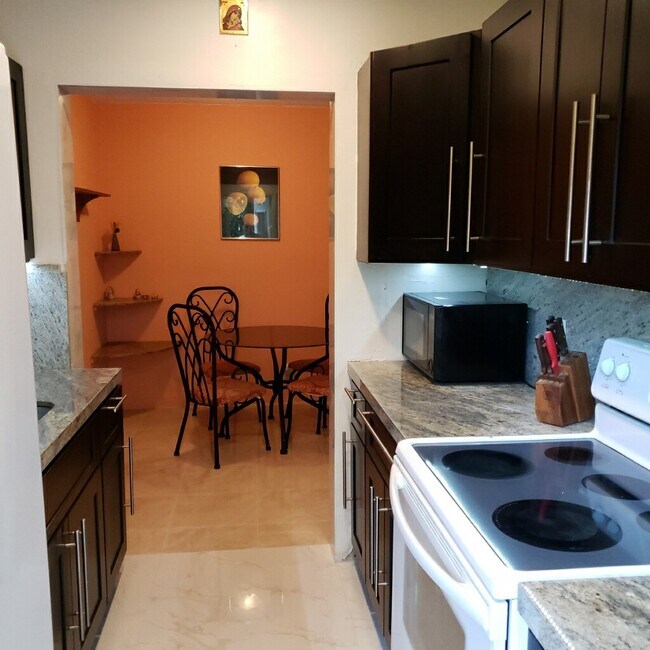 Kitchen - 1420 Atlantic Shores Blvd