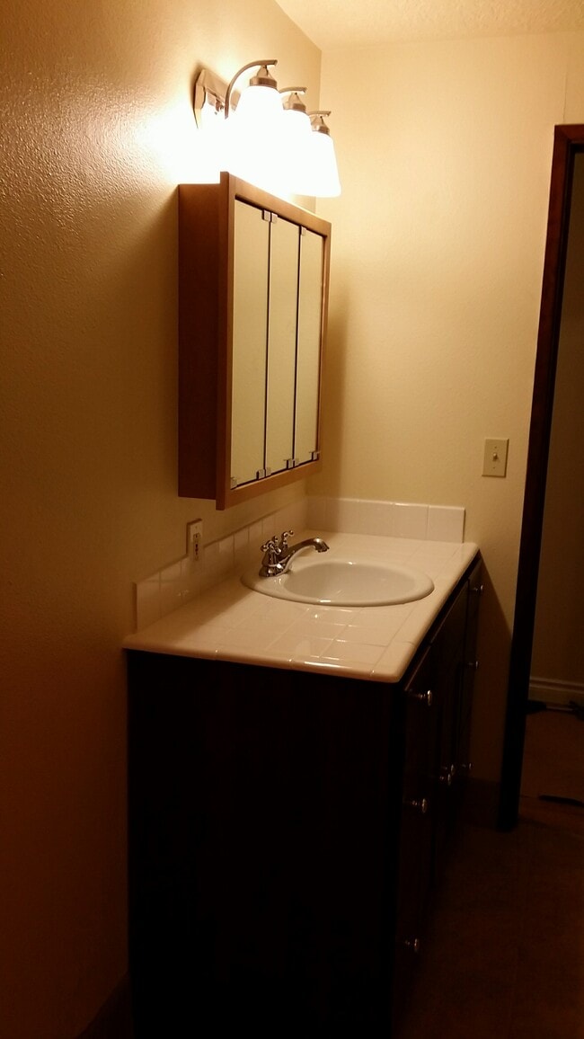 Building Photo - 210 Barton Ave