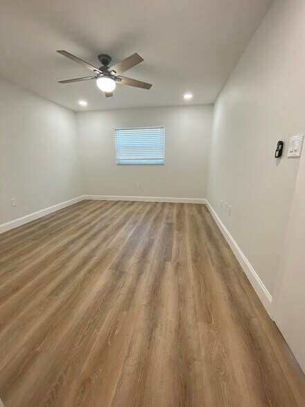Building Photo - 9851 113th St