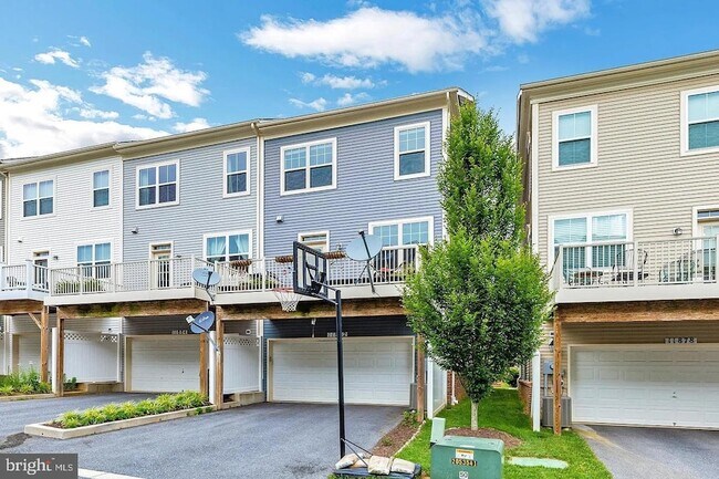 Building Photo - 11882 Country Squire Way