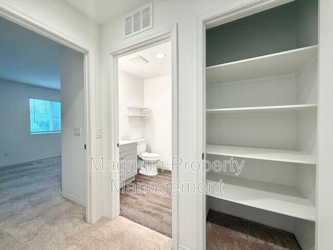 Building Photo - 34124 Thistlewood Ave