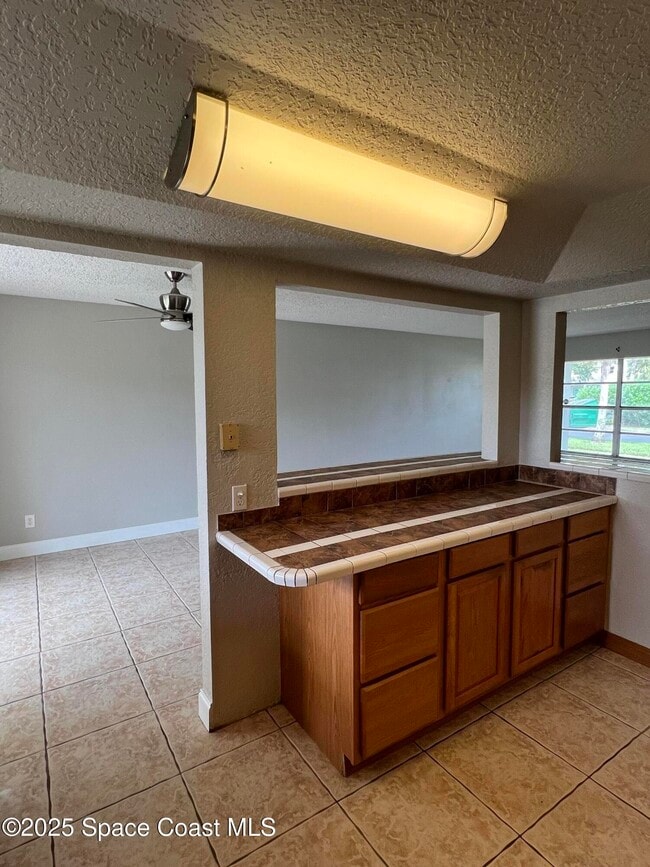 Building Photo - 424 Dove Ln