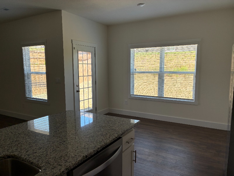 Building Photo - 218 Eclipse Ln