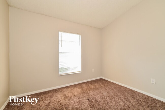 Building Photo - 7456 Little Pond Ct