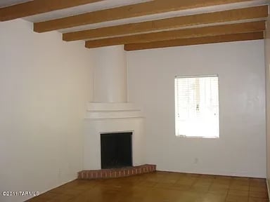 Building Photo - 1616 E 7th St