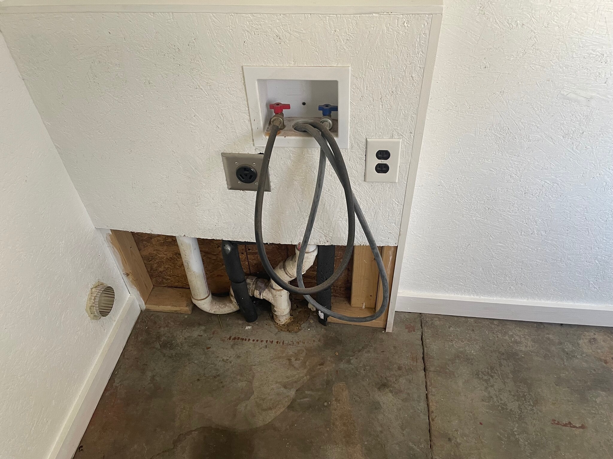 Building Photo - 305 Duncan St