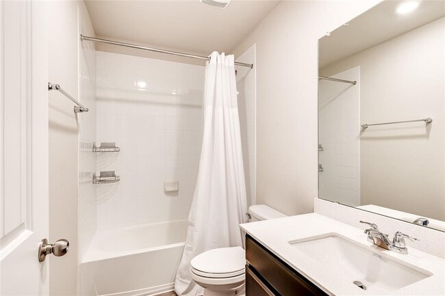 Building Photo - 312 Empress Tree Dr