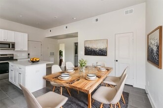 Building Photo - 7806 Clearview St