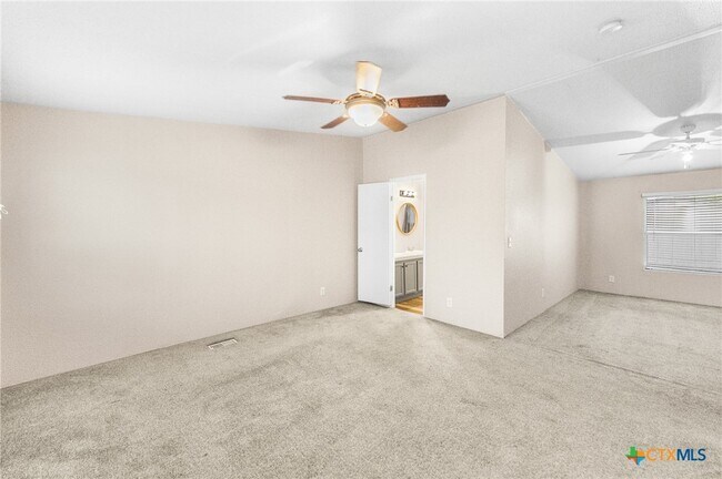 Building Photo - 2676 Pahmeyer Rd