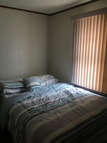 Building Photo - 7xx W Maple Ave