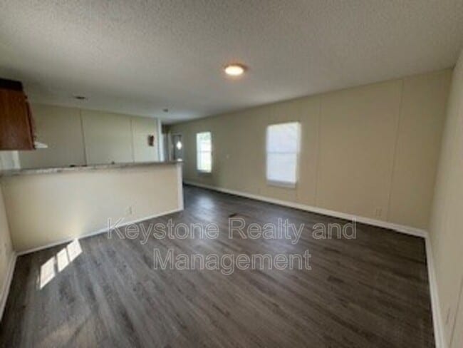 Building Photo - 822 Monroe Ln