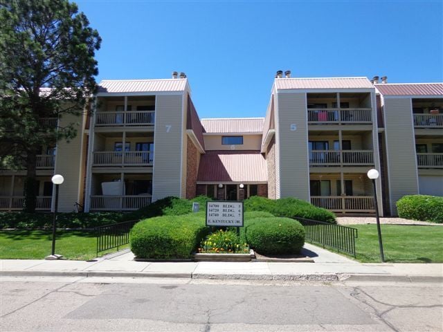 Building Photo - Spacious 1 bed Great location off Sable an...