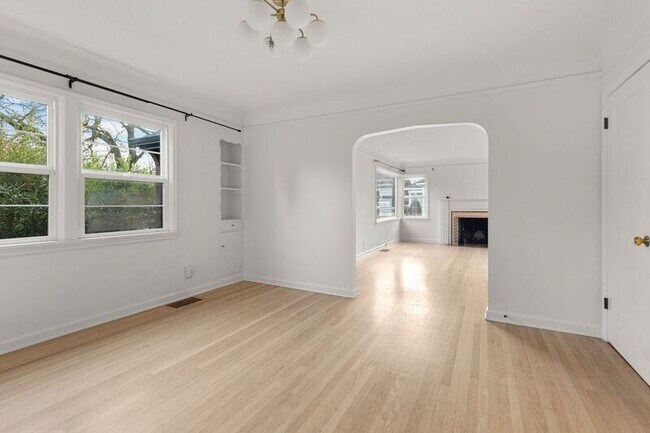 Building Photo - 4707 N Willamette Blvd