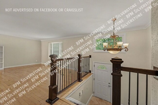 Building Photo - 547 Reed-