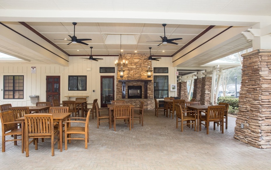 Building Photo - 531 Hedgewood Dr