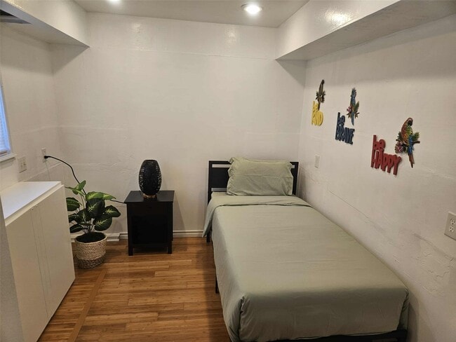 Building Photo - 812 Marlin St