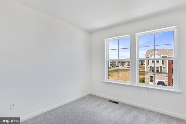 Building Photo - 241 Clifton Mnr