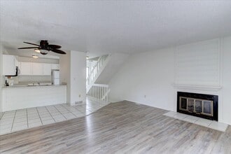 Building Photo - 2033 Gyros Cir