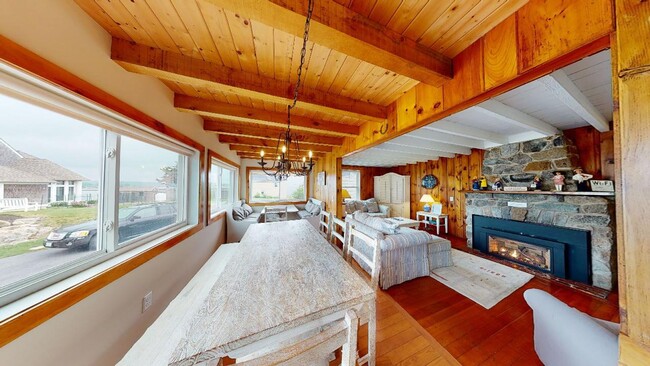 Building Photo - Ocean View Retreat in York Beach, Maine: F...