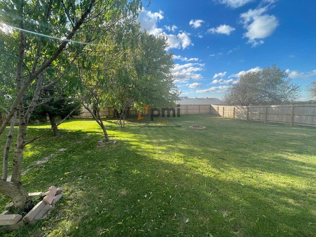 Building Photo - 10880 Mississippi St