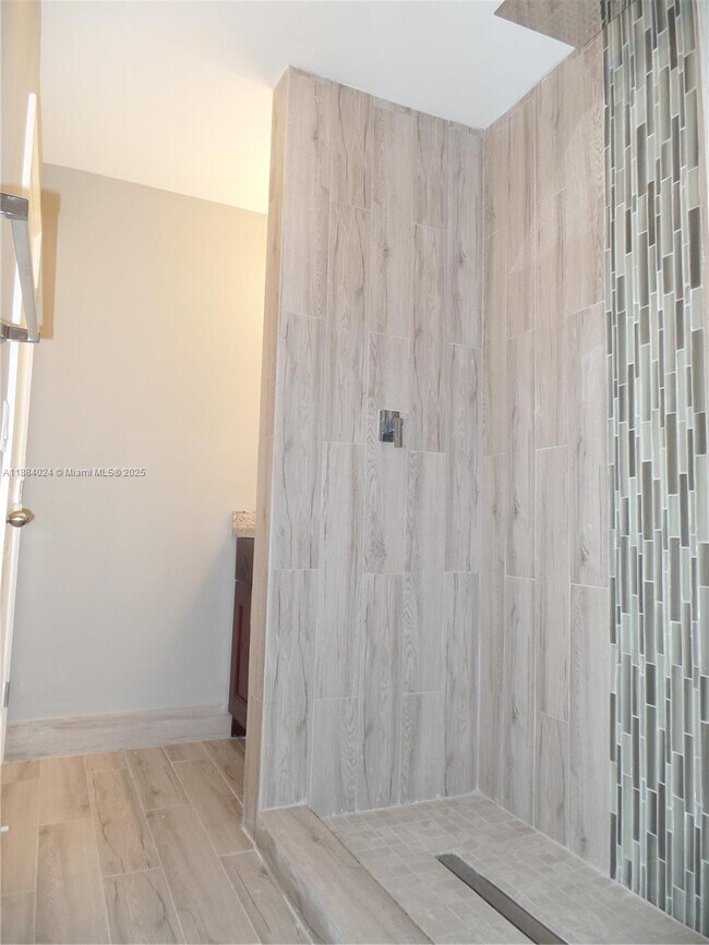 Building Photo - 1263 SW 46th Ave