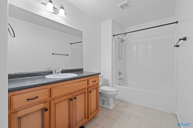Building Photo - 102 Compass Hill Cir