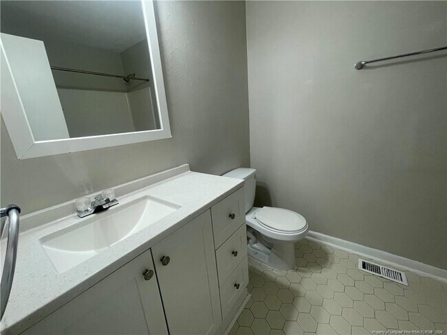 Building Photo - 6804 Leeds Ct