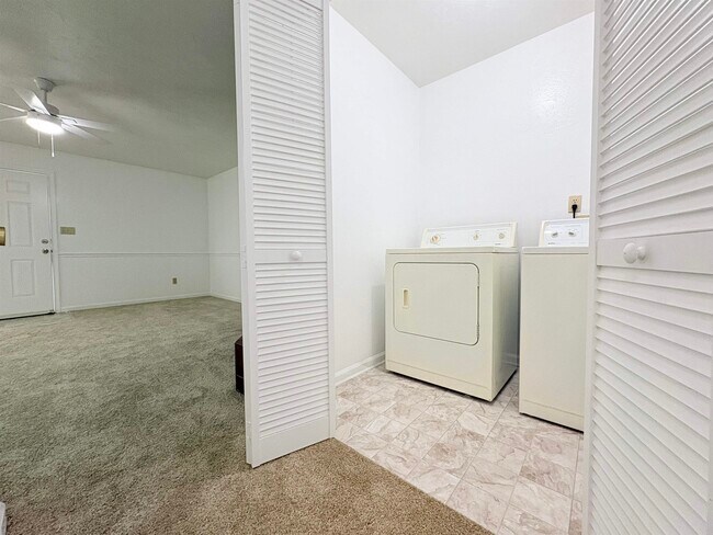 Building Photo - 1810 Sylvan Ct